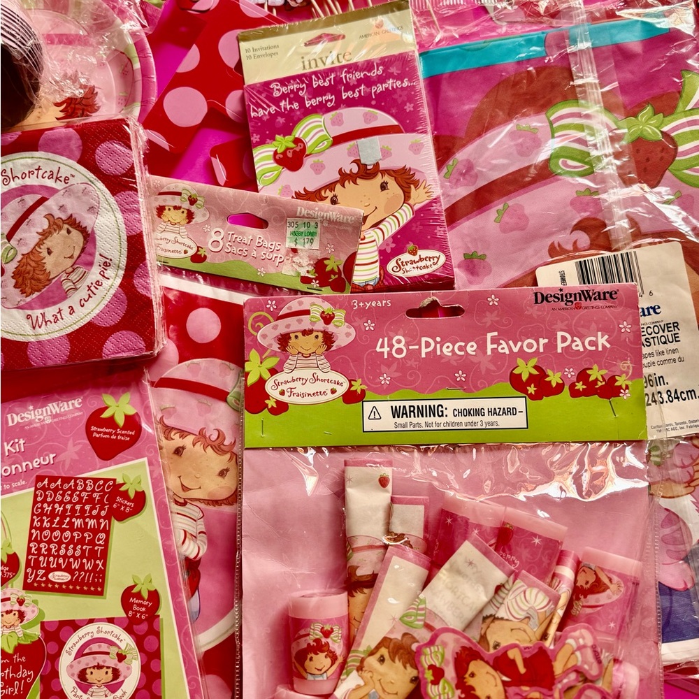 STRAWBERRY SHORTCAKE ULTIMATE BIRTHDAY COMBO